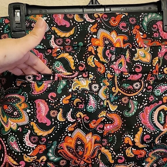 NWT Croft & Barrow 10 Short Stretch Paisley Pants - Picture 5 of 5